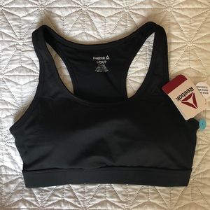 ❤️5/40❤️ Reebok sports bra